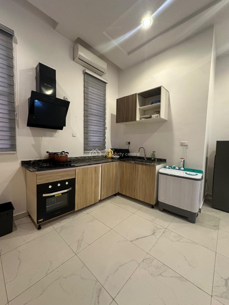 Beautiful 2 Bedroom Apartment, Ikeja Gra, Ikeja, Lagos, Flat / Apartment Short Let