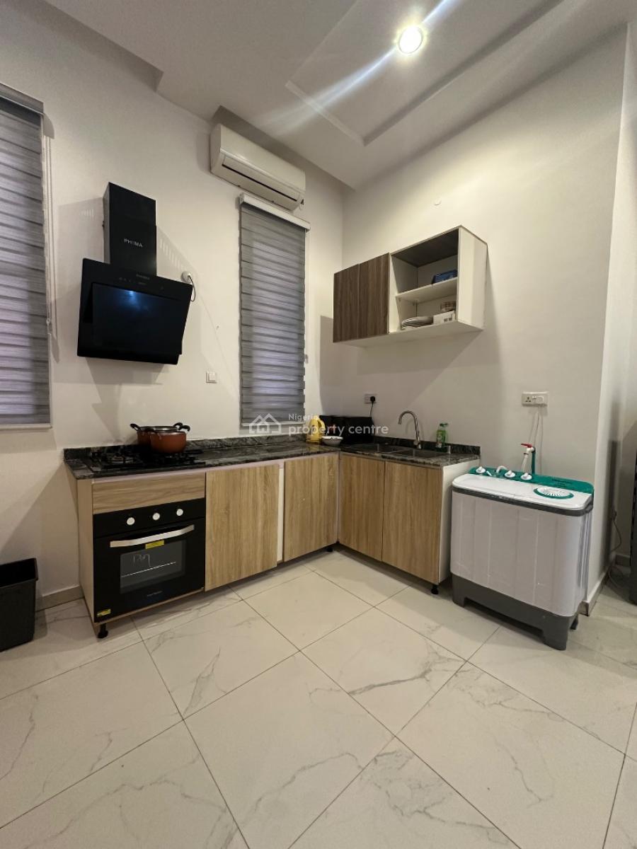 Beautiful 2 Bedroom Apartment, Ikeja Gra, Ikeja, Lagos, Flat / Apartment Short Let