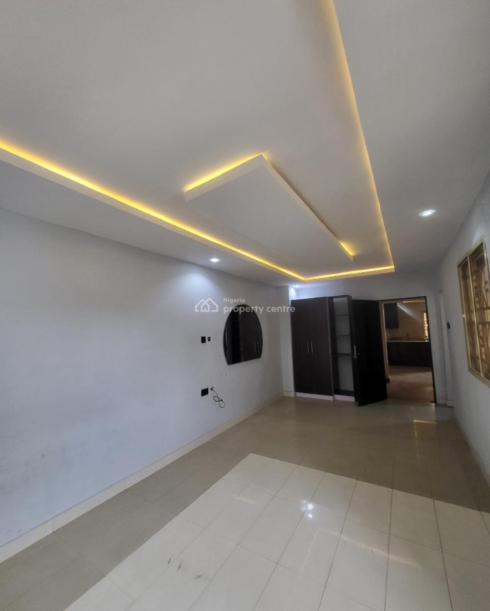 Luxurious Massive 1 Bedroom Flat, By American International School, Durumi, Abuja, Flat / Apartment for Rent