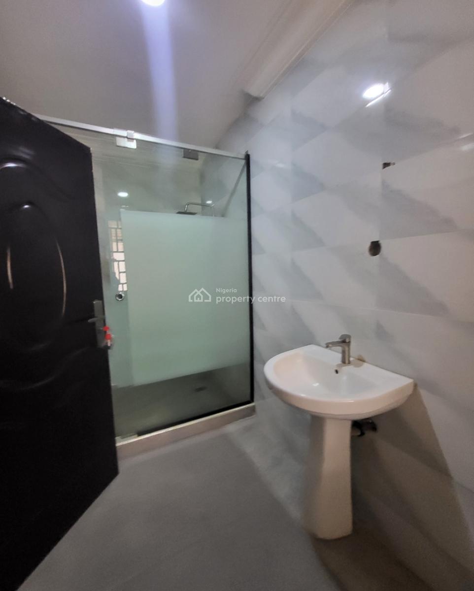 Luxurious Massive 1 Bedroom Flat, By American International School, Durumi, Abuja, Flat / Apartment for Rent