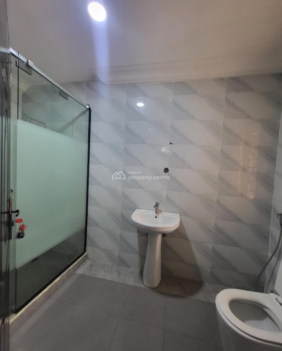 Luxurious Massive 1 Bedroom Flat, By American International School, Durumi, Abuja, Flat / Apartment for Rent