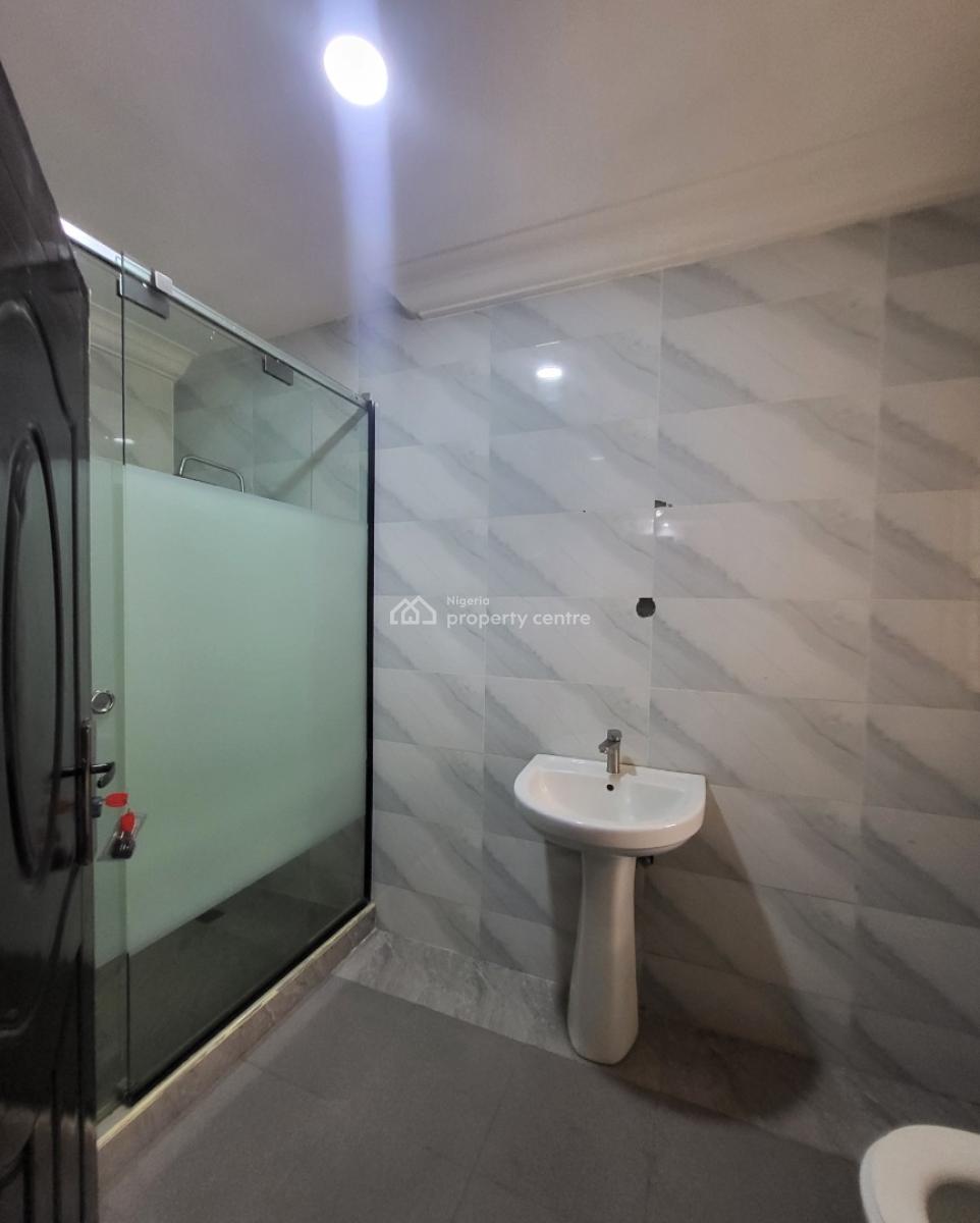 Luxurious Massive 1 Bedroom Flat, By American International School, Durumi, Abuja, Flat / Apartment for Rent