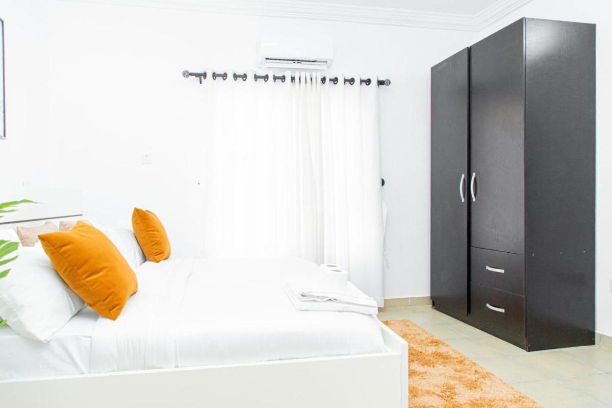 2 Bedroom Apartment, Ilasan, Lekki, Lagos, House Short Let