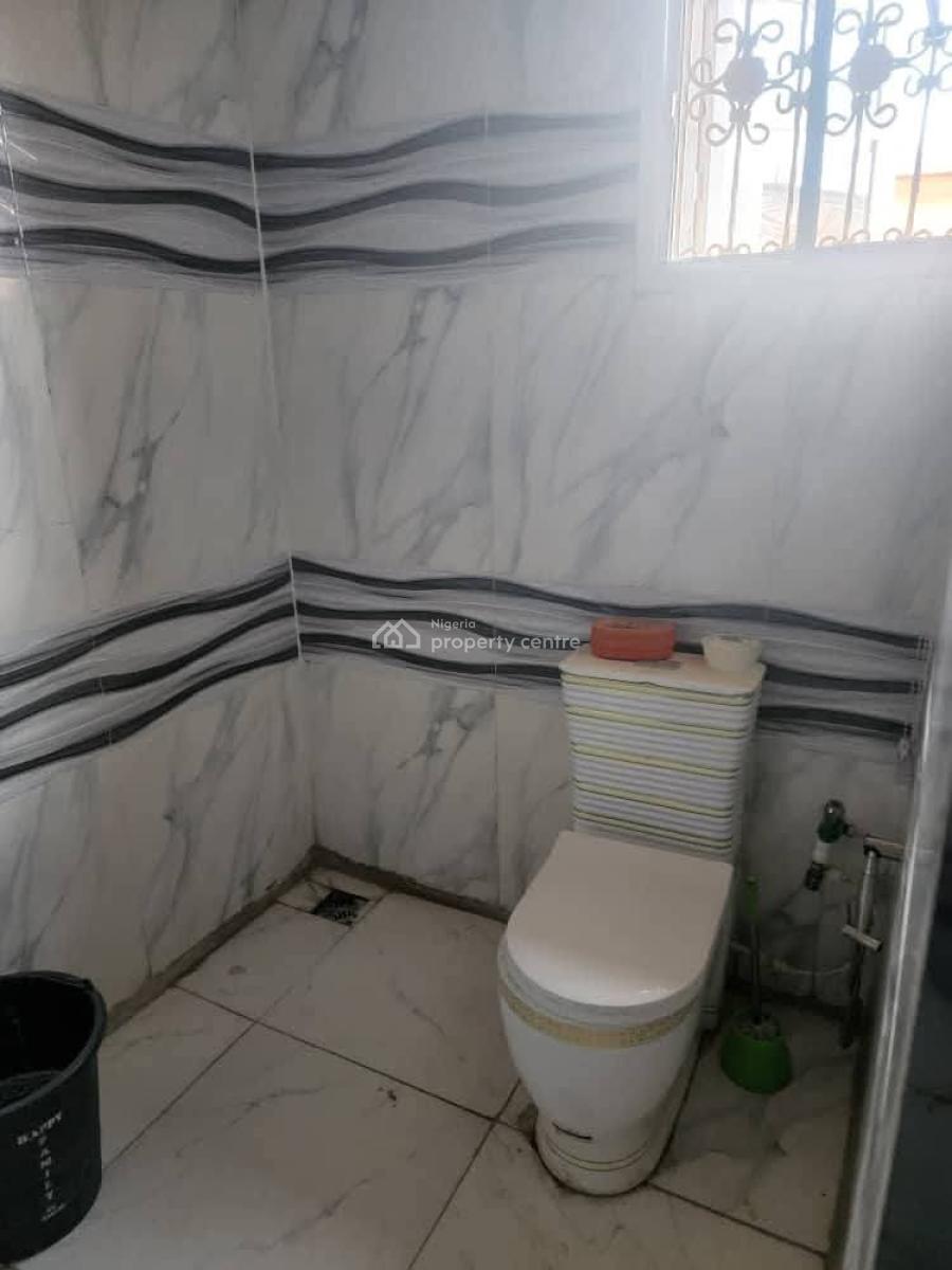 Beautifully Built 3 Bedroom Flat Apartment, Peculiar Estate, Oroge, Idi-ape (just After Ojurin-akobo), Ibadan, Oyo, Flat / Apartment for Sale