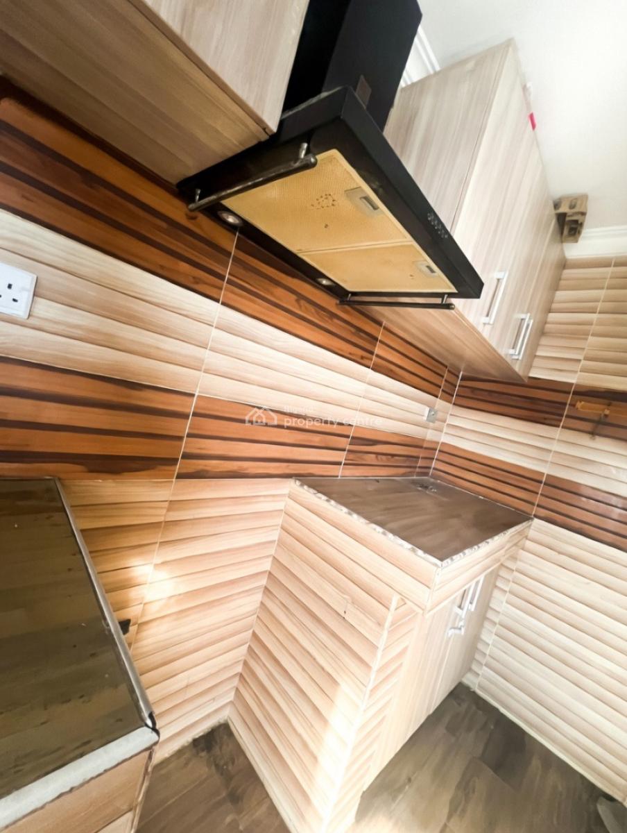 a Standard 2 Bedroom Flat, Mobile Road, Lekki Phase 2, Lekki, Lagos, Flat / Apartment for Rent