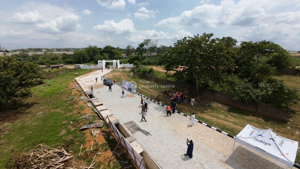 Residential Land with C of O, Oluyole, Ibadan (1 Min From Lagos–ibadan Expressway, Along Ijebu-ode R, Ibadan, Oyo, Residential Land for Sale