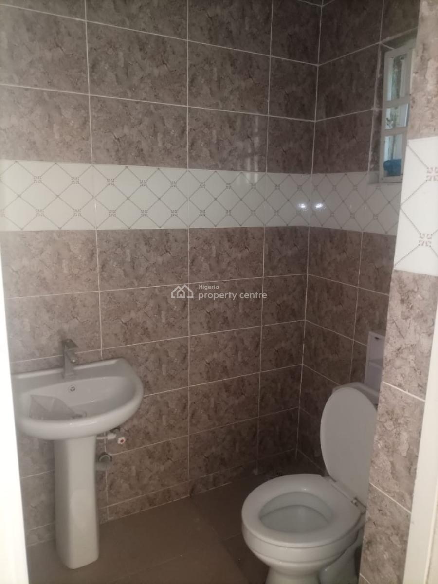 2 Bedrooms Flat Upstairs, Sangotedo, Lekki, Lagos, Flat / Apartment for Rent