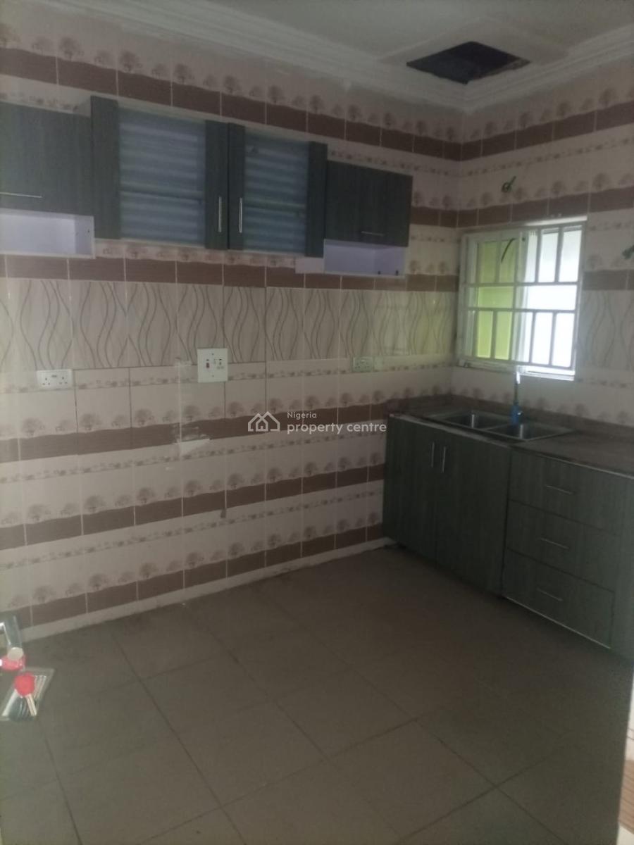 2 Bedrooms Flat Upstairs, Sangotedo, Lekki, Lagos, Flat / Apartment for Rent