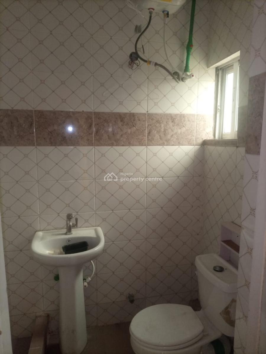 2 Bedrooms Flat Upstairs, Sangotedo, Lekki, Lagos, Flat / Apartment for Rent
