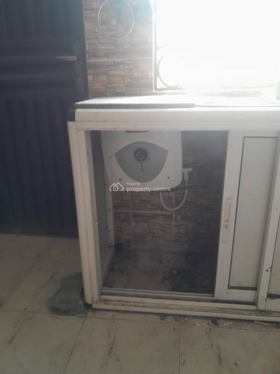 3 Bedroom Spacious Bungalow with a Very Large and Spacious Compound, Majek, Lekki, Lagos, Flat / Apartment for Rent