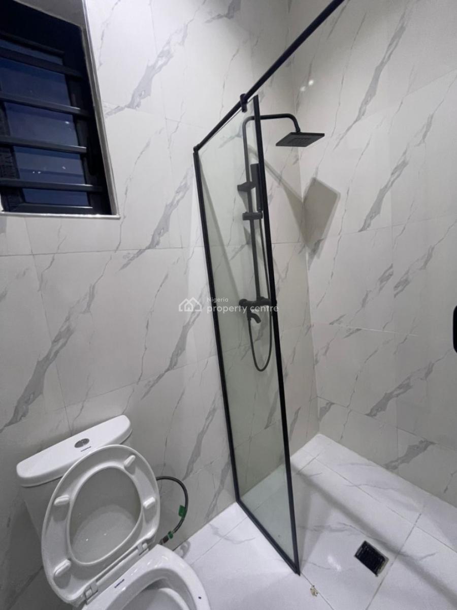 Luxury Room in a Shared Apartment in a Secured Estate, Western Estate, Lekki County, Ikota, Lekki, Lagos, Self Contain (single Rooms) for Rent