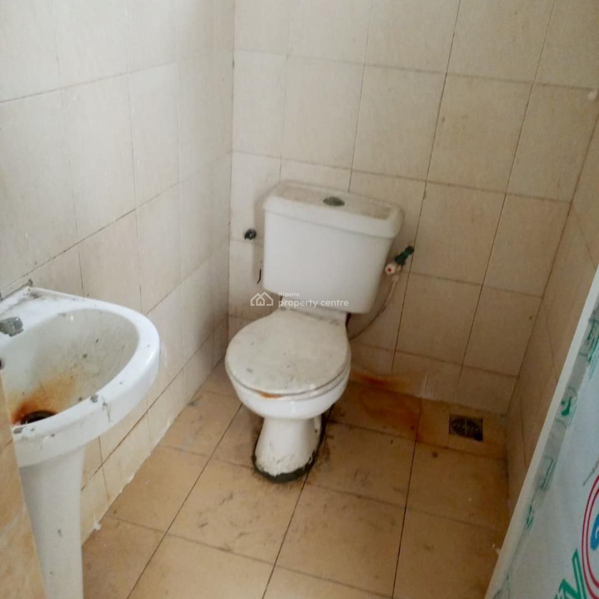 Sharp and Serene Room and Parlour, Lekki Peninsula Scheme 2, Abraham Adesanya, Ajah, Lagos, Flat / Apartment for Rent