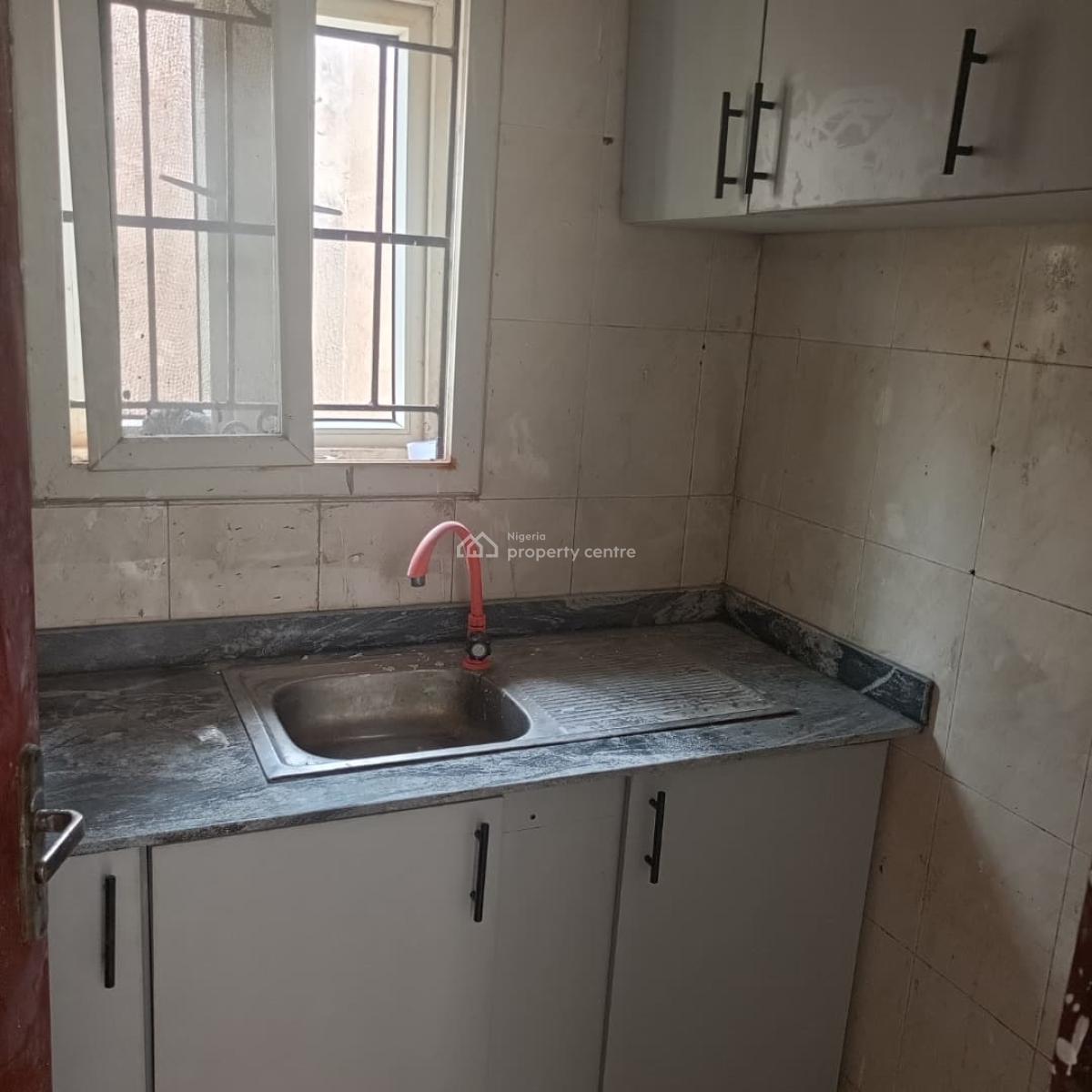 Sharp and Serene Room and Parlour, Lekki Peninsula Scheme 2, Abraham Adesanya, Ajah, Lagos, Flat / Apartment for Rent