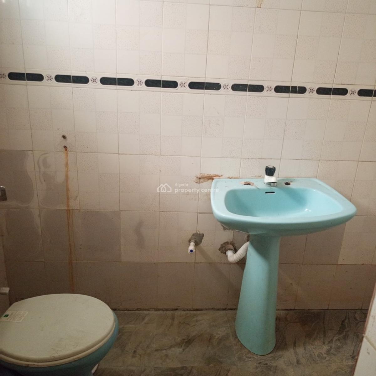 Newly Renovated 2 Bedroom Flat, United Estate,sangotedo, Ajah, Lagos, Flat / Apartment for Rent