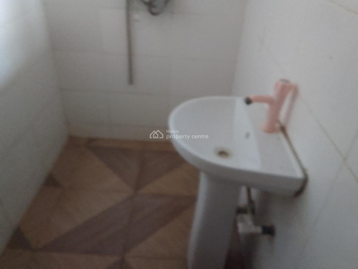 Spacious Luxury 2 Bedroom Flat with Excellent Features, Newtown Estate Rd, Ogombo, Ajah, Lagos, Flat / Apartment for Rent