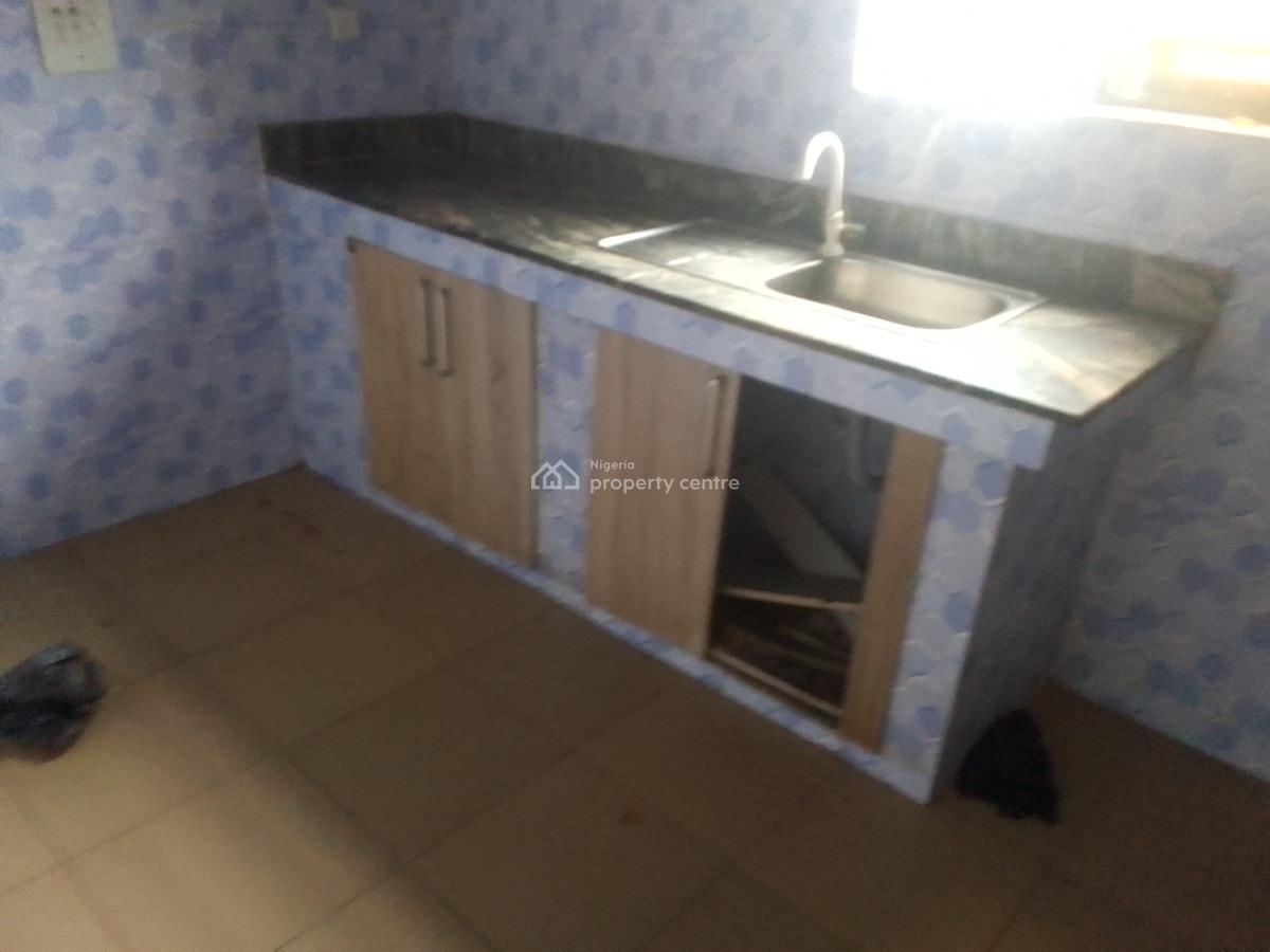 Spacious Luxury 2 Bedroom Flat with Excellent Features, Newtown Estate Rd, Ogombo, Ajah, Lagos, Flat / Apartment for Rent