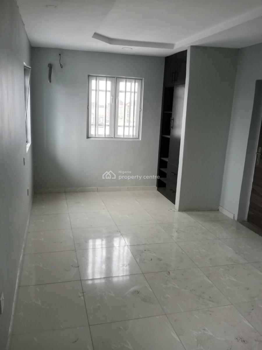 Brand New 4 Bedroom Paint House with Fitted Kitchen, Off Emerald Estate Road, Ilaje, Ajah, Lagos, Flat / Apartment for Rent