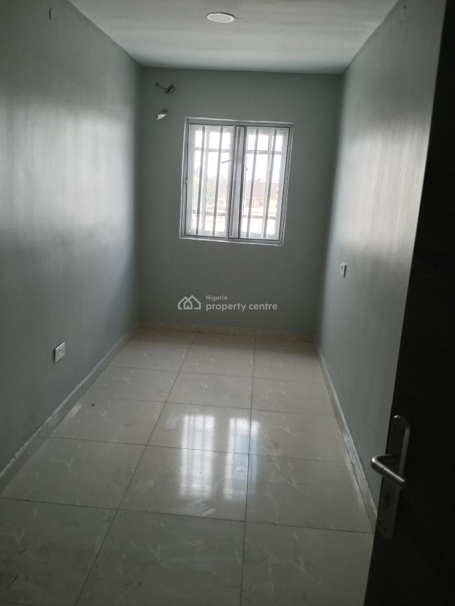 Brand New 4 Bedroom Paint House with Fitted Kitchen, Off Emerald Estate Road, Ilaje, Ajah, Lagos, Flat / Apartment for Rent