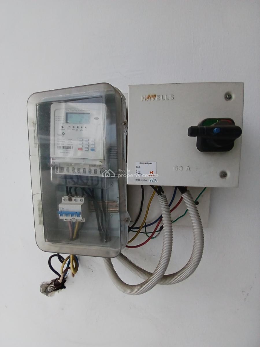 Furnished Rooms with Shared Parlour, 24 Hours Light,swimming Pool, Gym, Citadel View Estate  Along Ogombo Road, Ajah, Lagos, Flat / Apartment for Rent