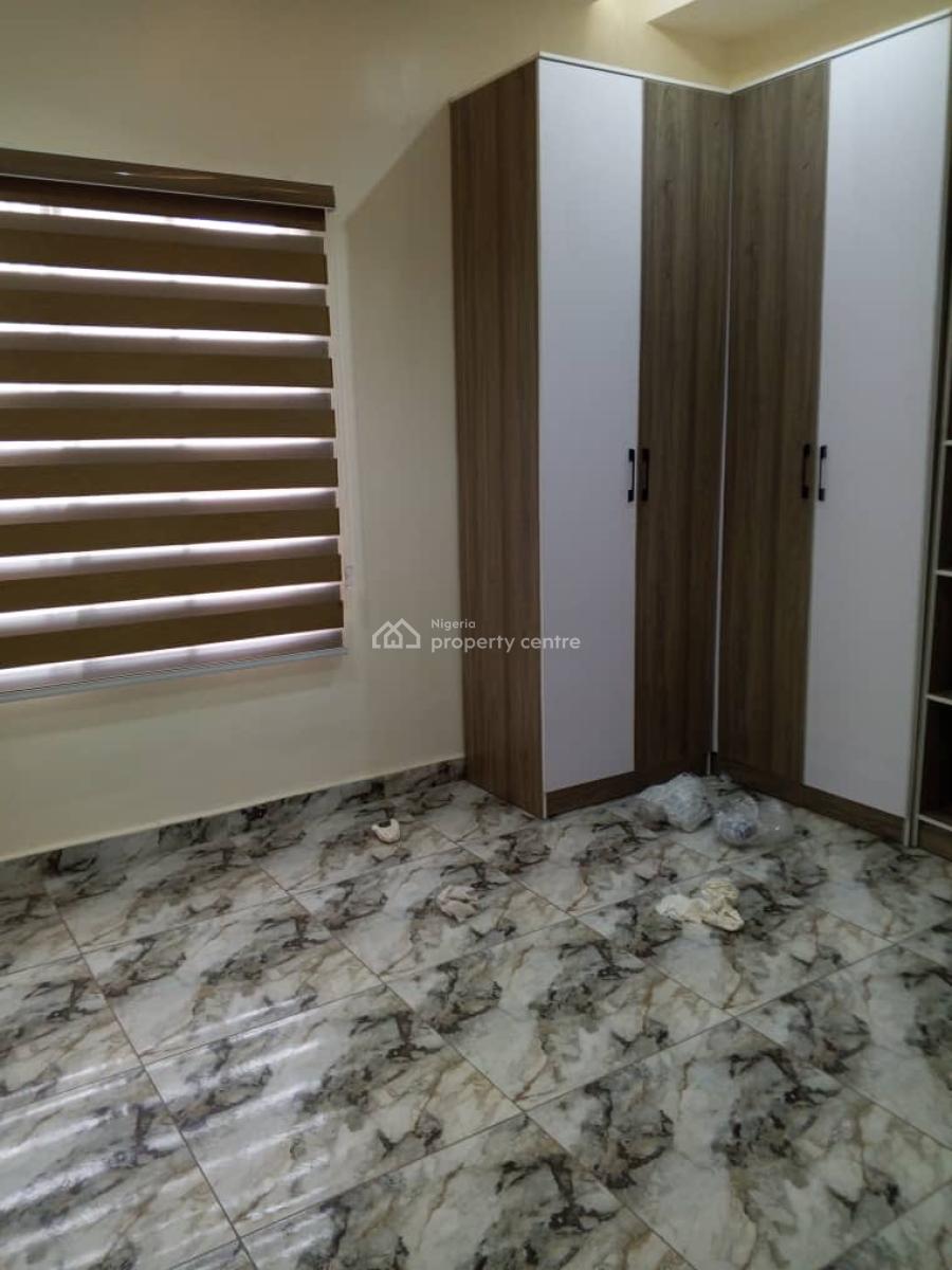 Spacious 3 Bedroom Flat on 1st Floor, Off Primate Ayodele Crescent, Anthony, Maryland, Lagos, Flat / Apartment for Sale