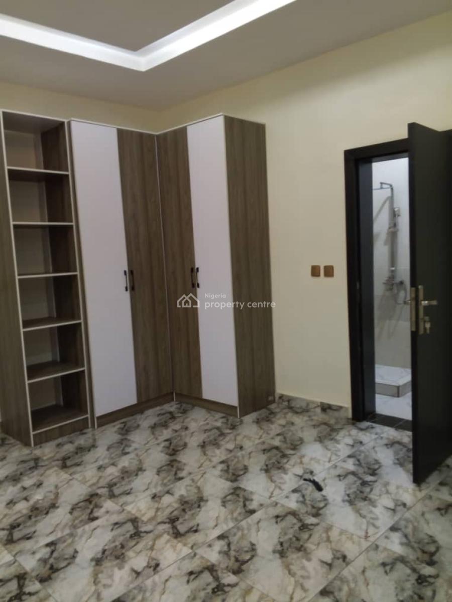 Spacious 3 Bedroom Flat on 1st Floor, Off Primate Ayodele Crescent, Anthony, Maryland, Lagos, Flat / Apartment for Sale