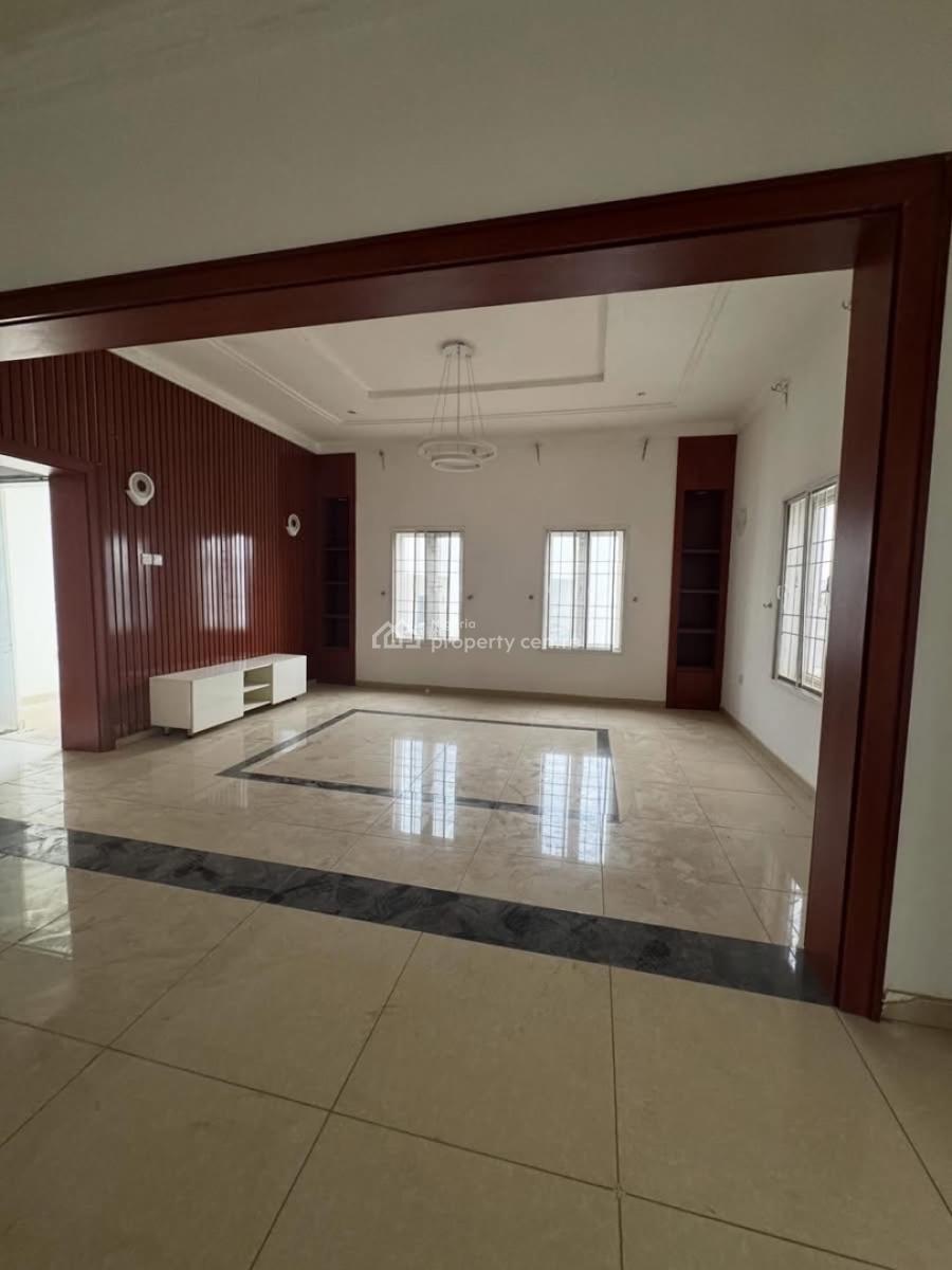 Luxury 3 Bedroom Serviced &  Spacious Apartment, Up Floor, Katampe Extension, Katampe, Abuja, Flat / Apartment for Sale