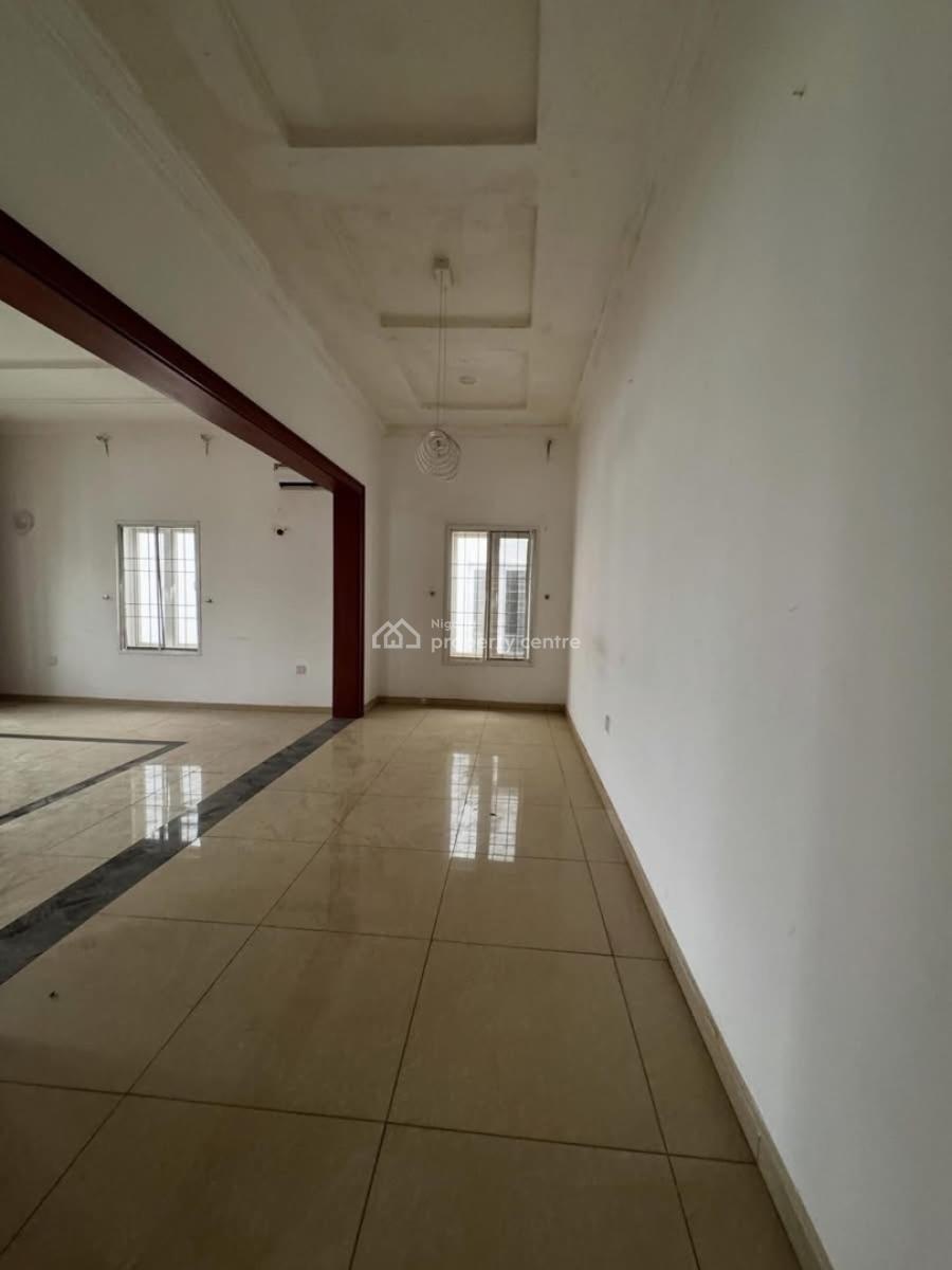 Luxury 3 Bedroom Serviced &  Spacious Apartment, Up Floor, Katampe Extension, Katampe, Abuja, Flat / Apartment for Sale