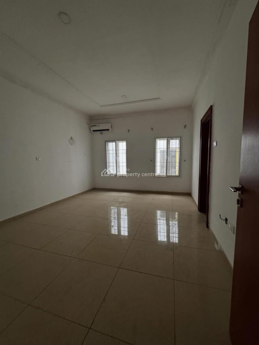 Luxury 3 Bedroom Serviced &  Spacious Apartment, Up Floor, Katampe Extension, Katampe, Abuja, Flat / Apartment for Sale