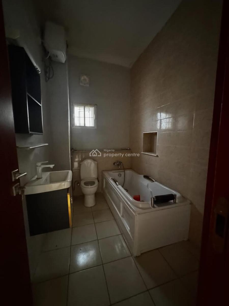 Luxury 3 Bedroom Serviced &  Spacious Apartment, Up Floor, Katampe Extension, Katampe, Abuja, Flat / Apartment for Sale