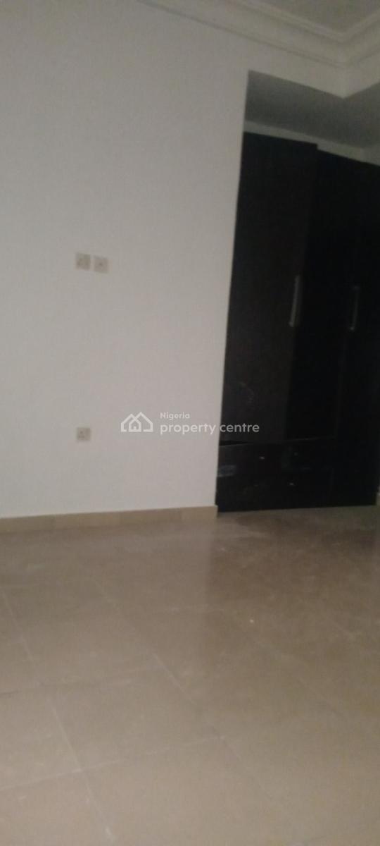 Now Available, Off Mobil Road, Ilaje, Ajah, Lagos, Flat / Apartment for Rent