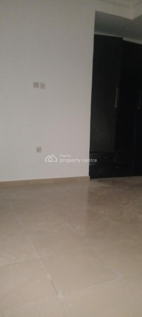 Now Available, Off Mobil Road, Ilaje, Ajah, Lagos, Flat / Apartment for Rent