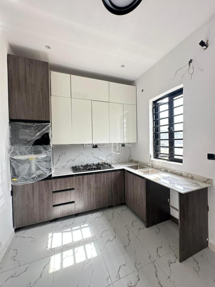 Fully Serviced 4 Bedroom Terrace Duplex (2 Floors) with Premium Finish, Situated in a Secure and Highly Sought-after Area., Lekki, Lagos, Terraced Duplex for Sale