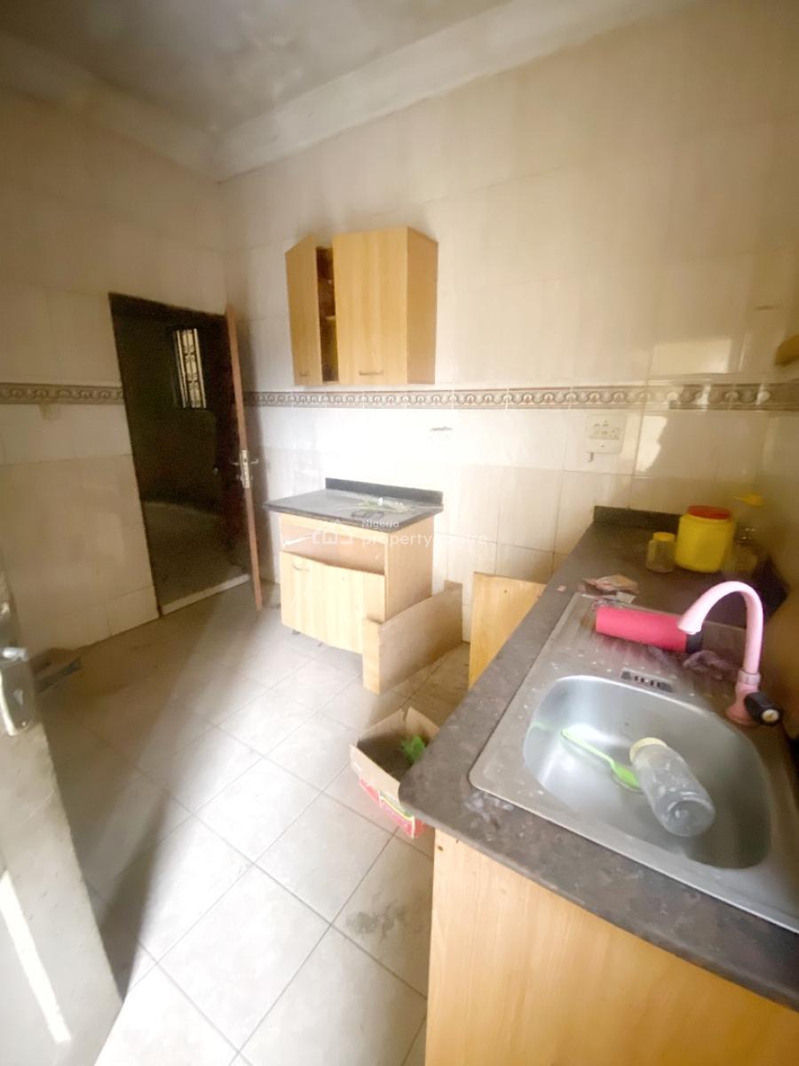 Luxury 3 Bedroom Flat, Gra Phase 1, Magodo, Lagos, Flat / Apartment for Rent