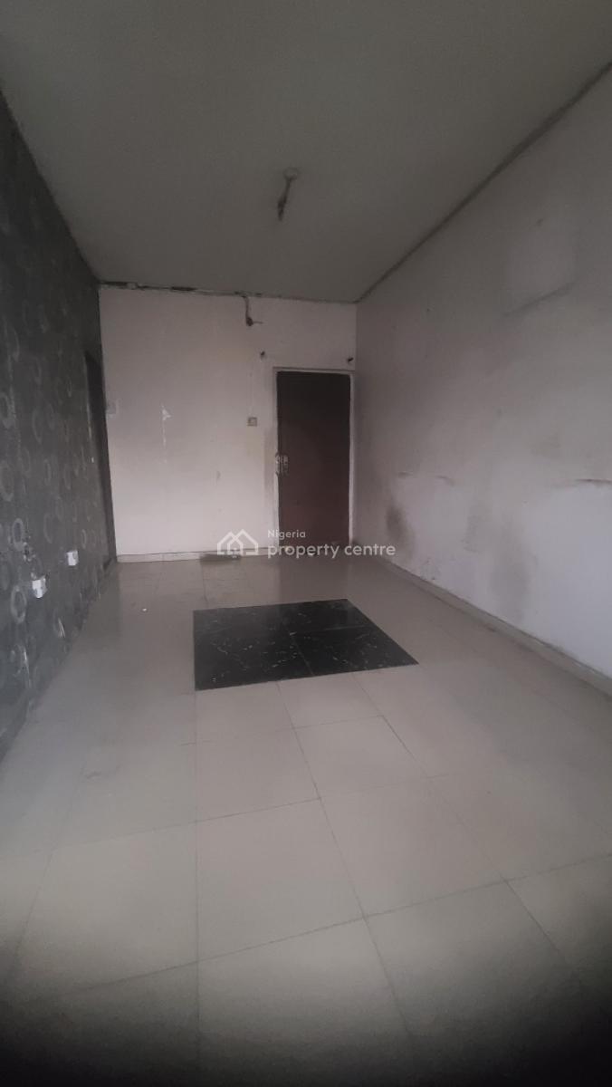 Standard 1 Bedroom Flat Upstairs with 1 Toilet 1 Bath, Meter, Off Aborishade Road, Lawanson, Surulere, Lagos, Mini Flat (room and Parlour) for Rent