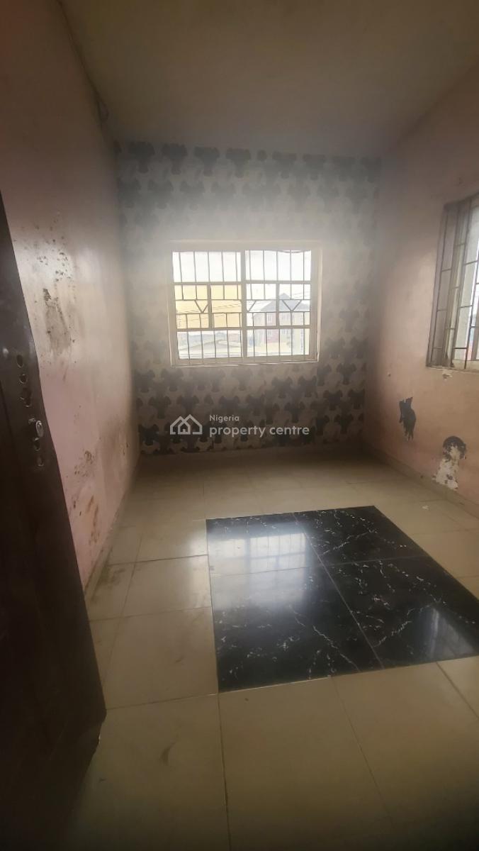Standard 1 Bedroom Flat Upstairs with 1 Toilet 1 Bath, Meter, Off Aborishade Road, Lawanson, Surulere, Lagos, Mini Flat (room and Parlour) for Rent