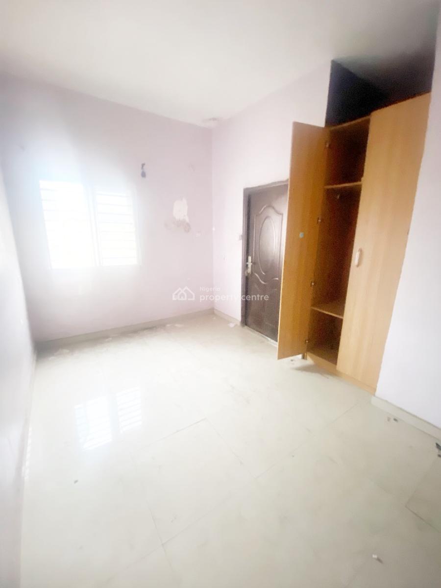 a Well Maintained Spacious 3 Bedroom Flat, Olowora, Omole Phase 2, Ikeja, Lagos, Flat / Apartment for Rent
