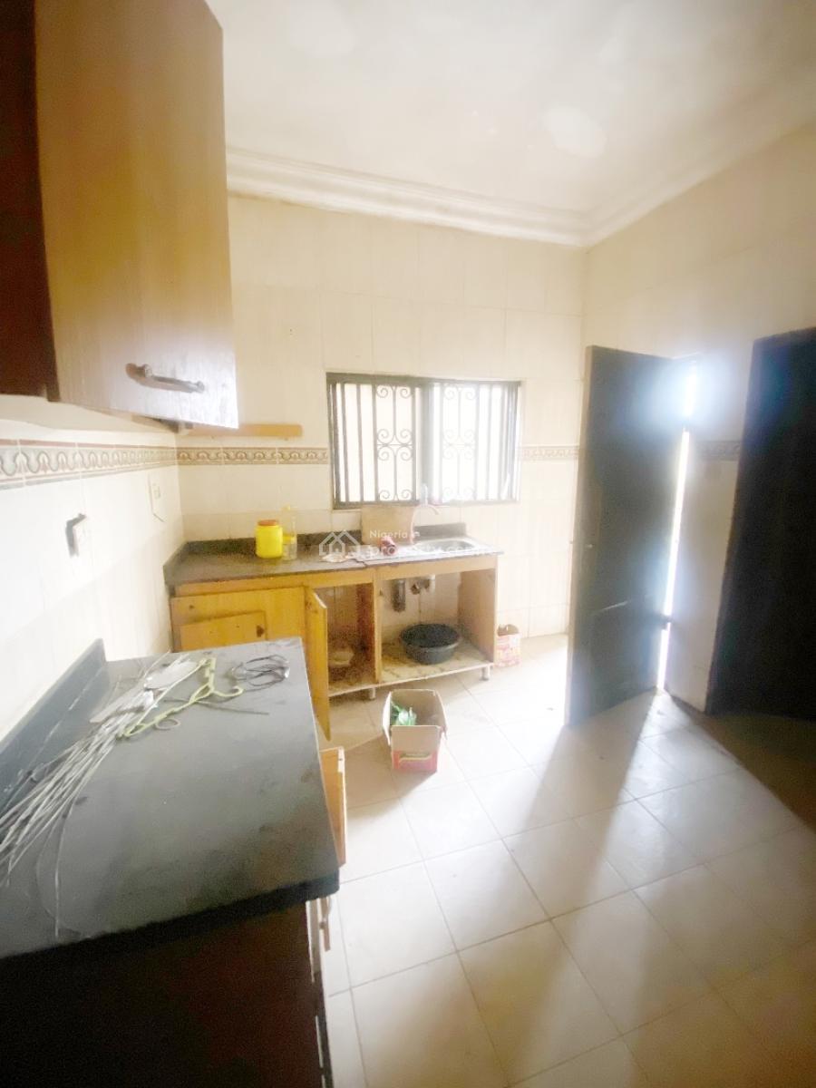 a Well Maintained Spacious 3 Bedroom Flat, Gra Phase 1, Magodo, Lagos, Flat / Apartment for Rent