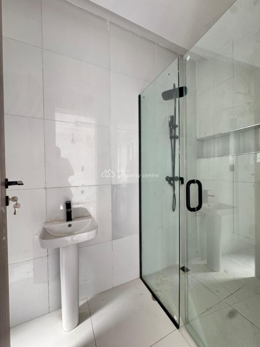 Classy & Well Finished  2  Bedroom Apartment with an Elevator, Gym & Pool, Ikate Lekki Lagos, Agungi, Lekki, Lagos, Flat / Apartment for Sale