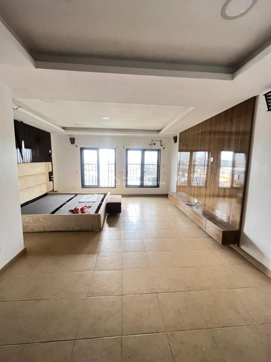 2 Bedrooms Apartment with a Bq on Pent Floor, Uses Elevator, Oral Estate, Lekki, Lagos, Flat / Apartment for Sale