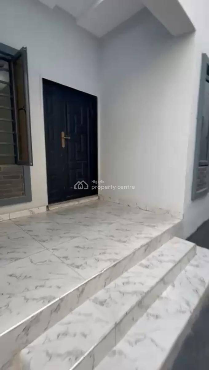 Executive 2bedroom Ensuite, Cement Proximity to Ikeja, Ikeja, Lagos, Flat / Apartment for Rent