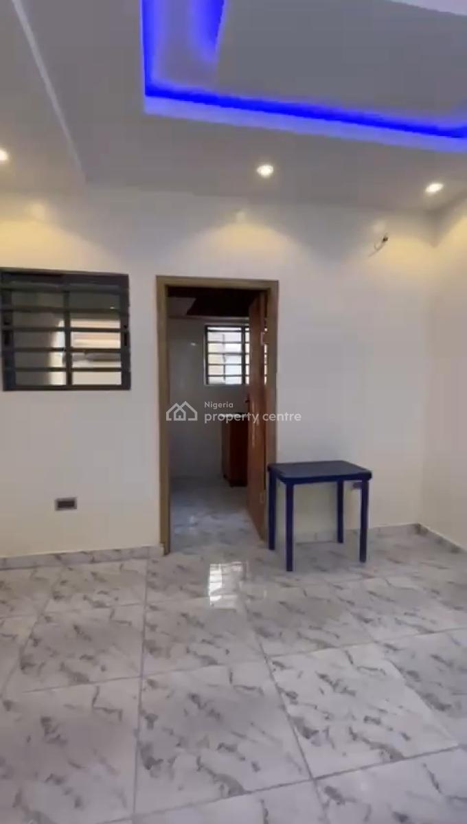 Executive 2bedroom Ensuite, Cement Proximity to Ikeja, Ikeja, Lagos, Flat / Apartment for Rent