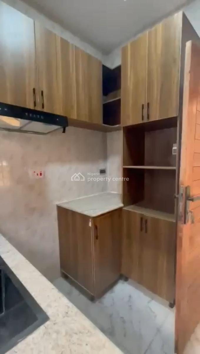 Executive 2bedroom Ensuite, Cement Proximity to Ikeja, Ikeja, Lagos, Flat / Apartment for Rent