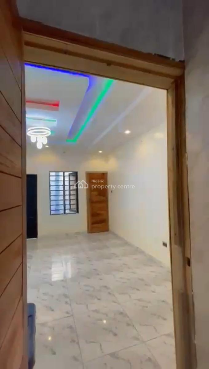 Executive 2bedroom Ensuite, Cement Proximity to Ikeja, Ikeja, Lagos, Flat / Apartment for Rent