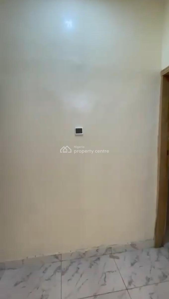 Executive 2bedroom Ensuite, Cement Proximity to Ikeja, Ikeja, Lagos, Flat / Apartment for Rent