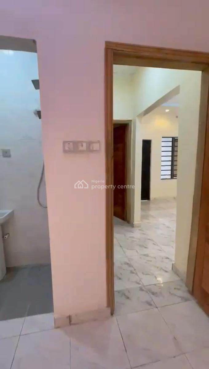 Executive 2bedroom Ensuite, Cement Proximity to Ikeja, Ikeja, Lagos, Flat / Apartment for Rent