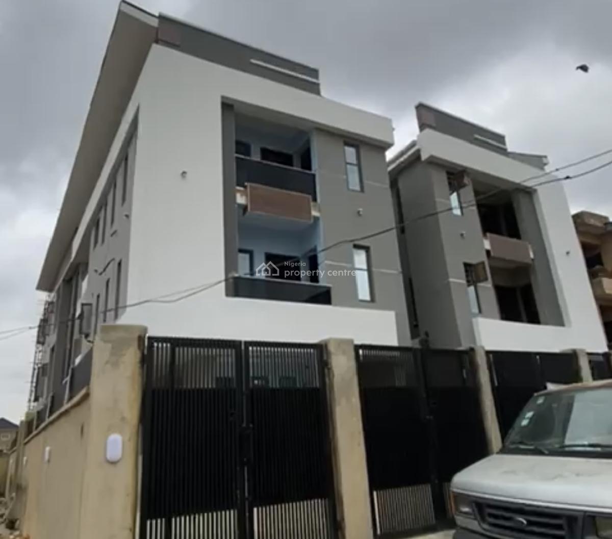 Give Away 2 Bed Flat in Gbagada Close Island, Gbagada, Lagos, House for Sale