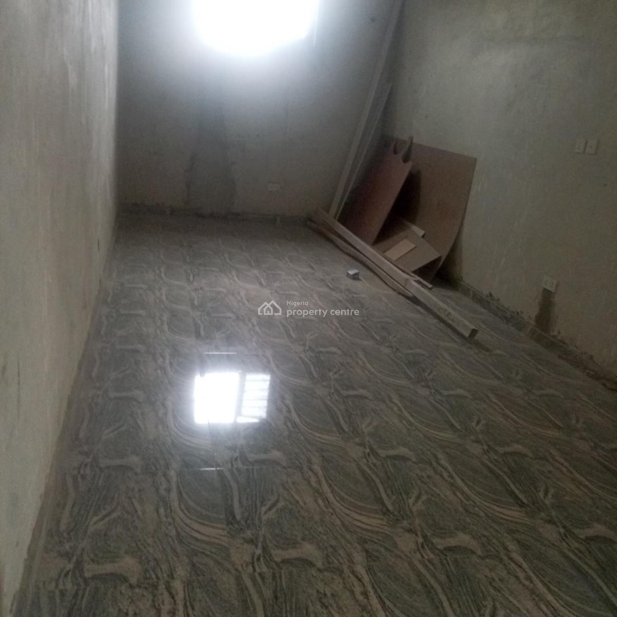 Sharp and Accessible Shop, Orchid Road, Lekki, Lagos, Shop for Rent
