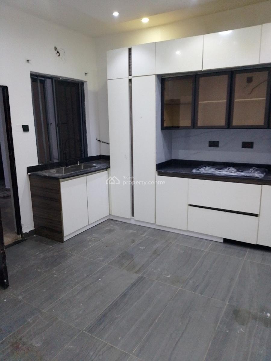 Standard Newly Renovated 4 Bedroom Terrace with a Room Bq, Lekki Right, Lekki Phase 1, Lekki, Lagos, House for Rent