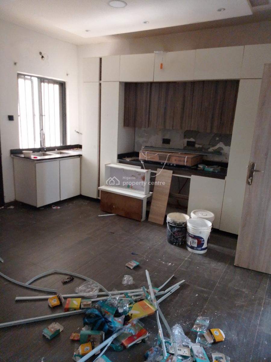 Standard Newly Renovated 4 Bedroom Terrace with a Room Bq, Lekki Right, Lekki Phase 1, Lekki, Lagos, House for Rent