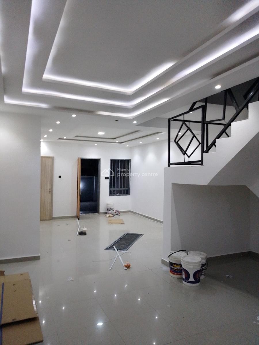 Standard Newly Renovated 4 Bedroom Terrace with a Room Bq, Lekki Right, Lekki Phase 1, Lekki, Lagos, House for Rent
